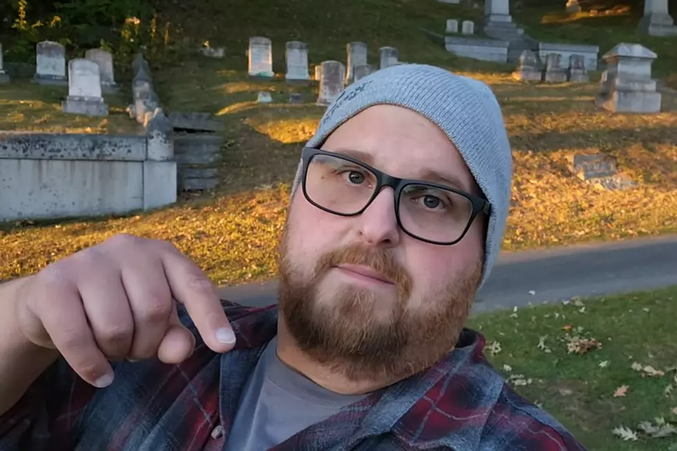 A Couple Comes To Bangor To Get The Full Stephen King Experience