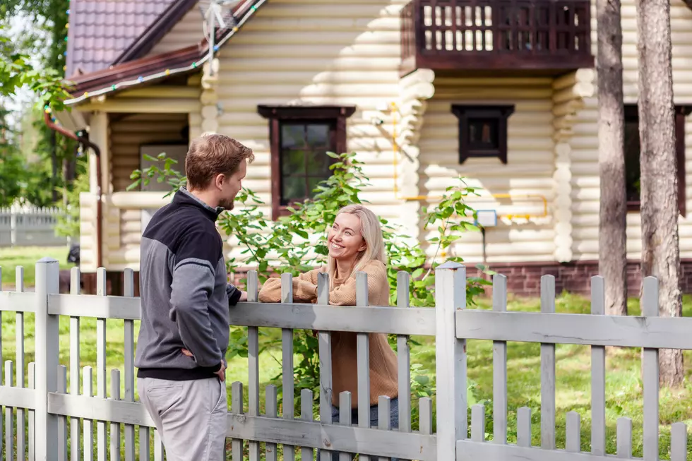 Dos and Don’ts of Welcoming New Neighbors to Maine Neighborhoods