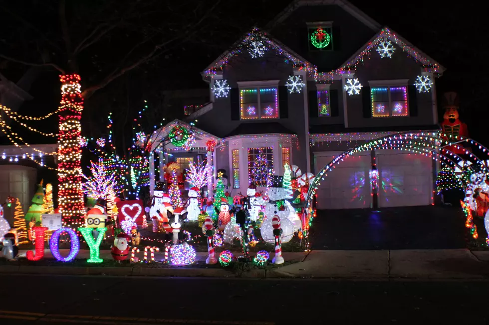 Is There A Law In Maine About Leaving Up Christmas Decorations?
