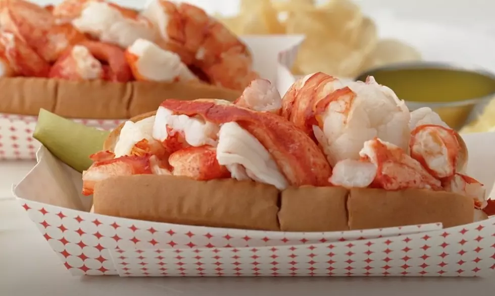 Food Critics Agree: This Is Maine’s Ultimate Lobster Roll