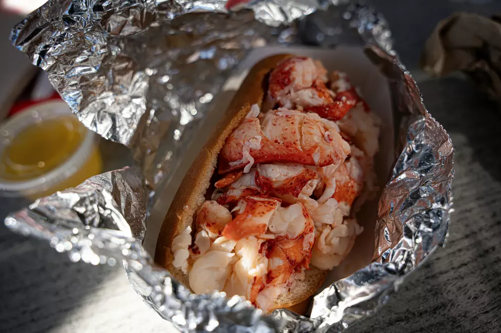 Phantom Gourmet Says This Is Maine’s Best Lobster Roll